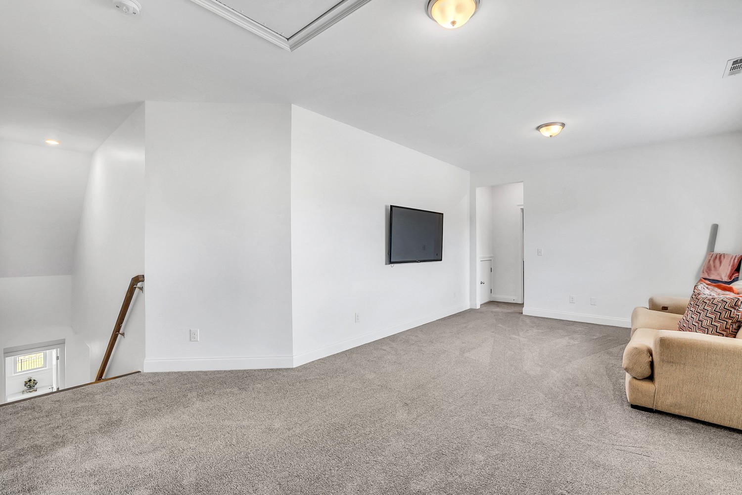 1142 Batbriar Road Murfreesboro, TN 37128 - Photo 39 of 60 a view of a livingroom with a couch