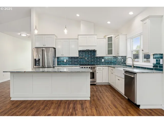 $669,900 | 1241 Lighthouse Lane, Brookings, OR 97415