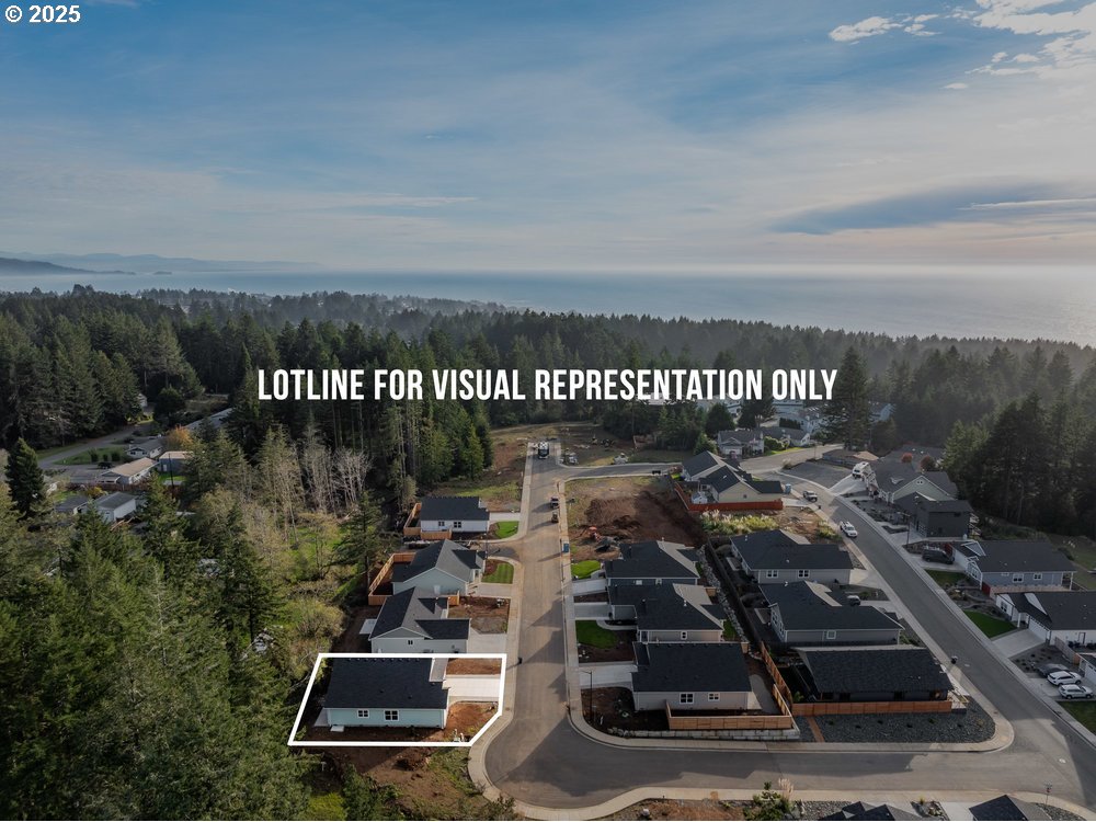 1241 Lighthouse Lane Brookings, OR 97415 - Photo 25 of 32 a view of a room with gym equipment