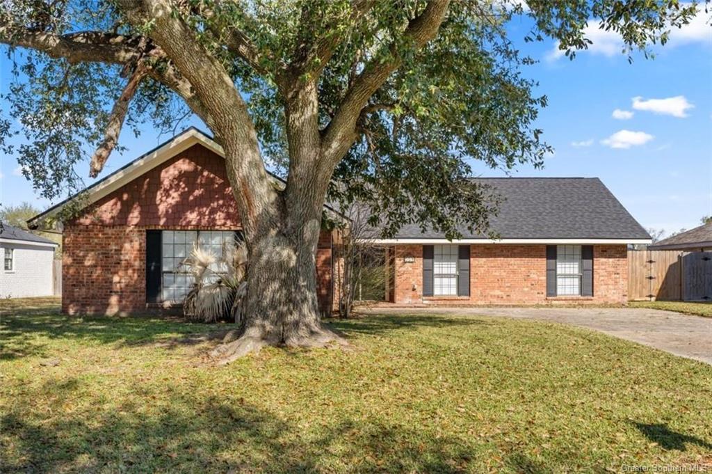 735 Rampart Street Lake Charles, LA 70607 - Photo 1 of 24 Gallery Image 1