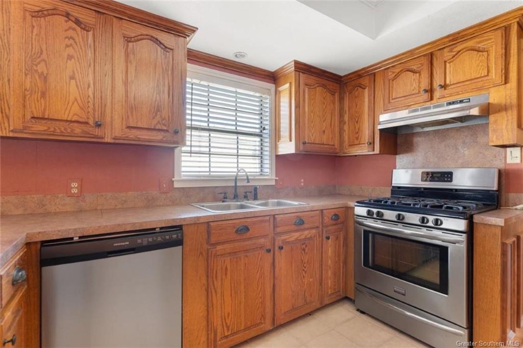 735 Rampart Street Lake Charles, LA 70607 - Photo 6 of 24 Gallery Image 6