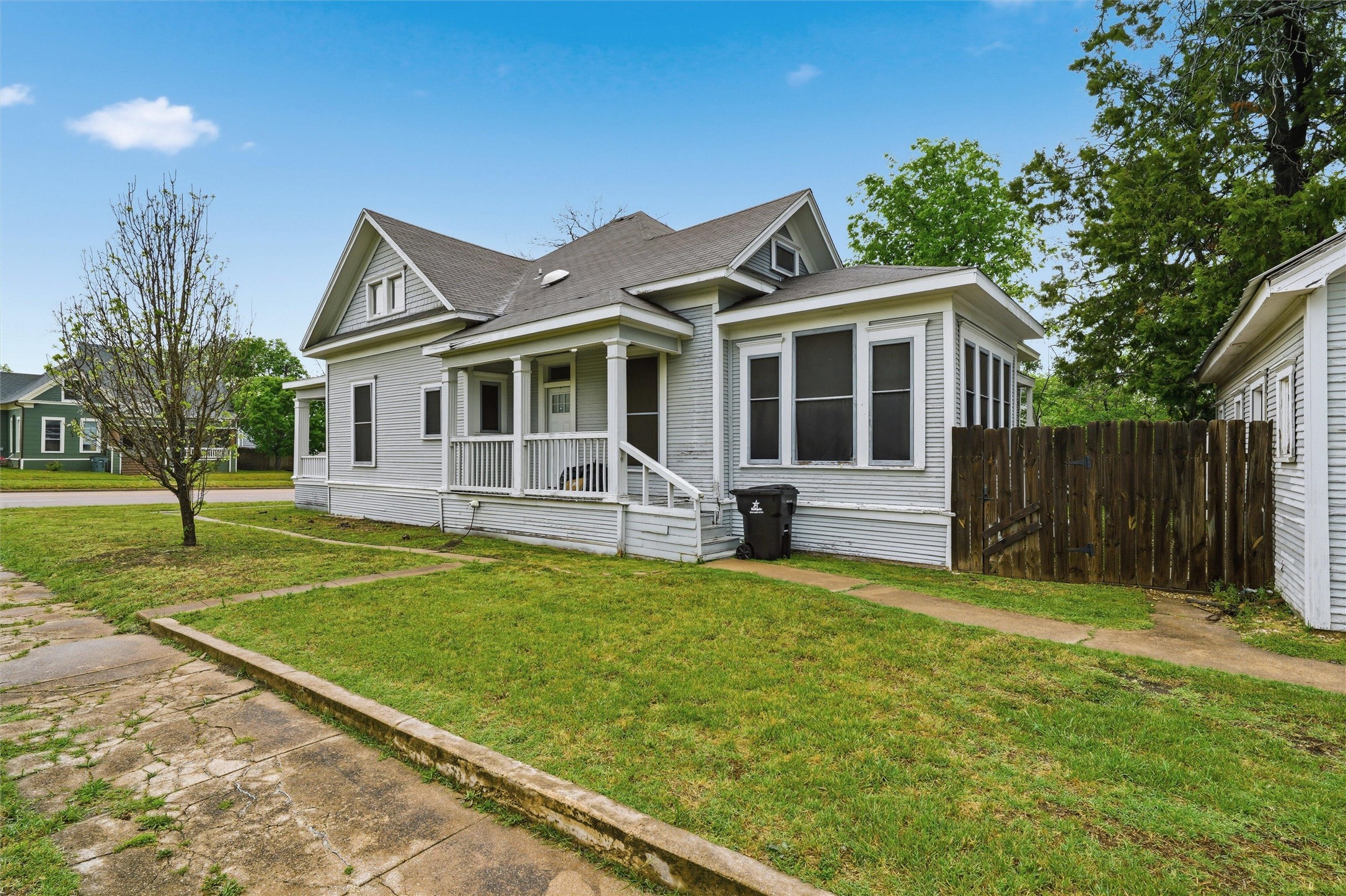 803 North 3rd Street Temple, TX 76501 - Photo 22 of 22 a front view of a house with yard