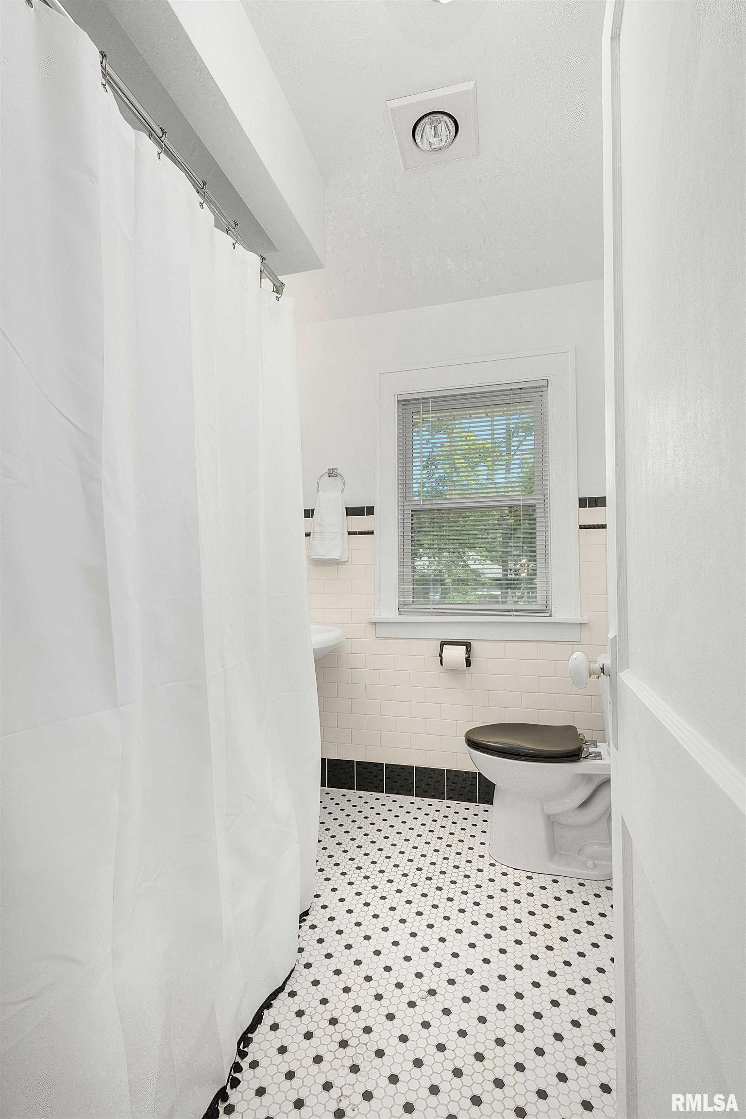 159 Forest Road Davenport, IA 52803 - Photo 24 of 36 Gallery Image 24