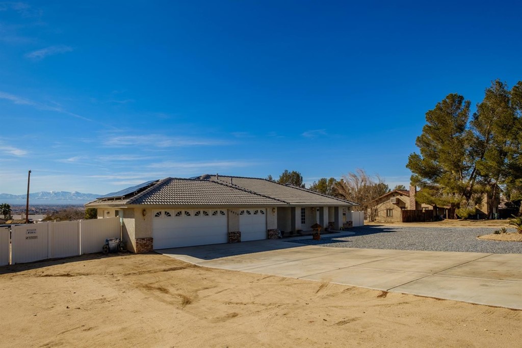 14820 Kokomo Road Apple Valley, CA 92307 - Photo 3 of 62