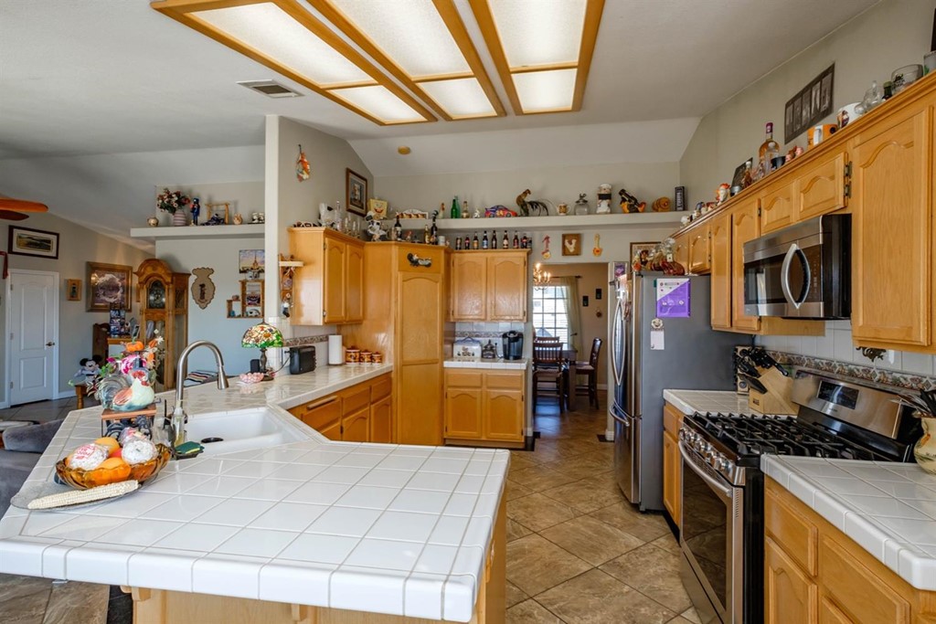 14820 Kokomo Road Apple Valley, CA 92307 - Photo 26 of 62