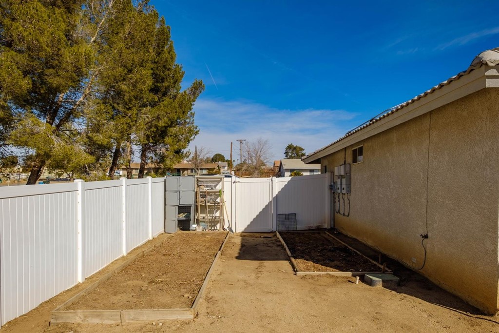 14820 Kokomo Road Apple Valley, CA 92307 - Photo 41 of 62