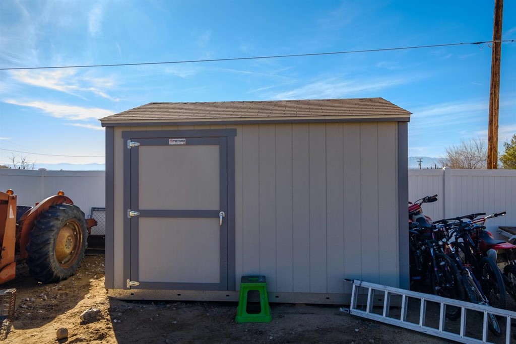 14820 Kokomo Road Apple Valley, CA 92307 - Photo 51 of 62