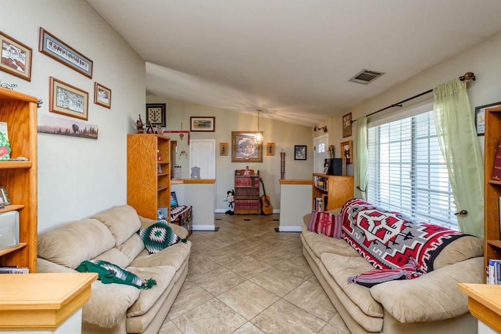 14820 Kokomo Road Apple Valley, CA 92307 - Photo 9 of 62