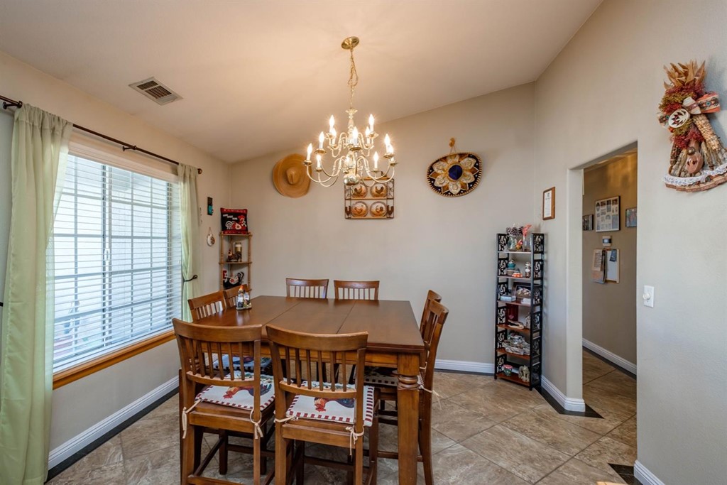 14820 Kokomo Road Apple Valley, CA 92307 - Photo 10 of 62