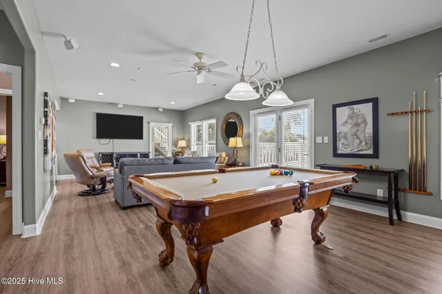 $2,950,000 | 1608 Ocean Drive, Emerald Isle, NC 28594