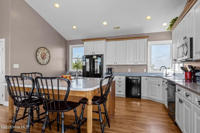 $2,950,000 | 1608 Ocean Drive, Emerald Isle, NC 28594