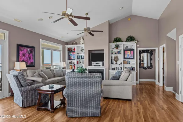 $2,950,000 | 1608 Ocean Drive, Emerald Isle, NC 28594