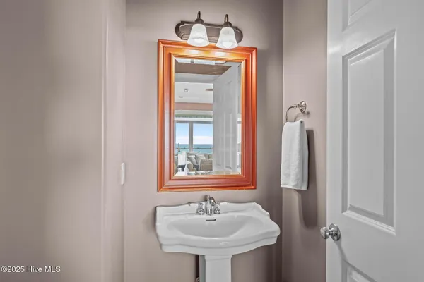 $2,950,000 | 1608 Ocean Drive, Emerald Isle, NC 28594