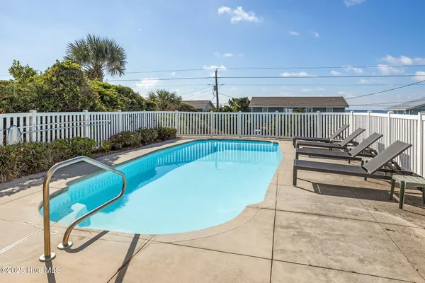 $2,950,000 | 1608 Ocean Drive, Emerald Isle, NC 28594