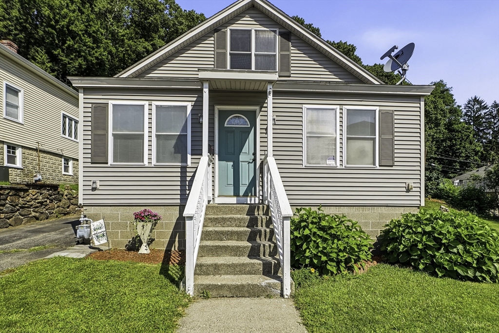55 Chilmark Street Worcester, MA 01604 - Photo 1 of 42