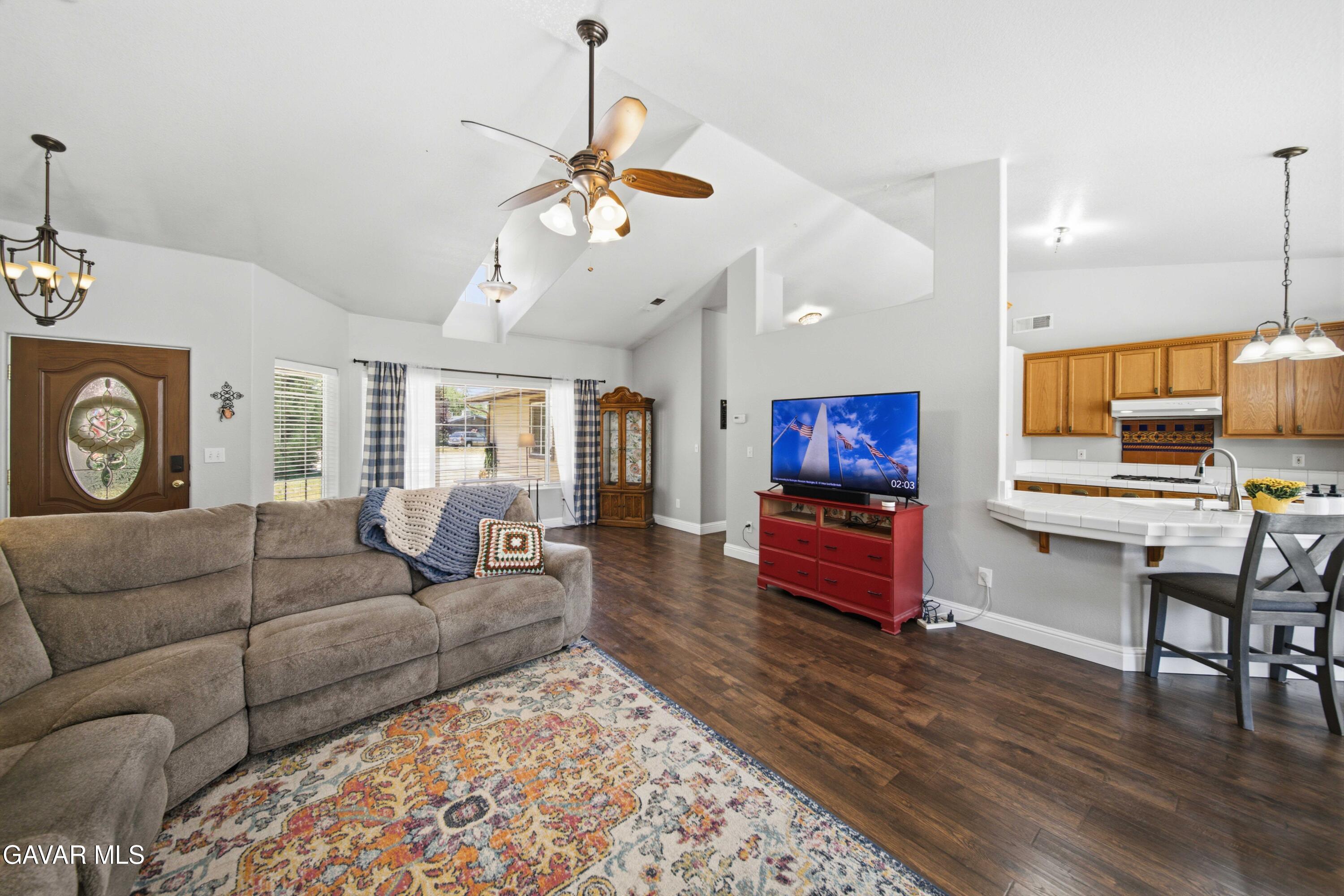 29960 Caddy Lane Tehachapi, CA 93561 - Photo 5 of 37 29960 Caddy Ln-5