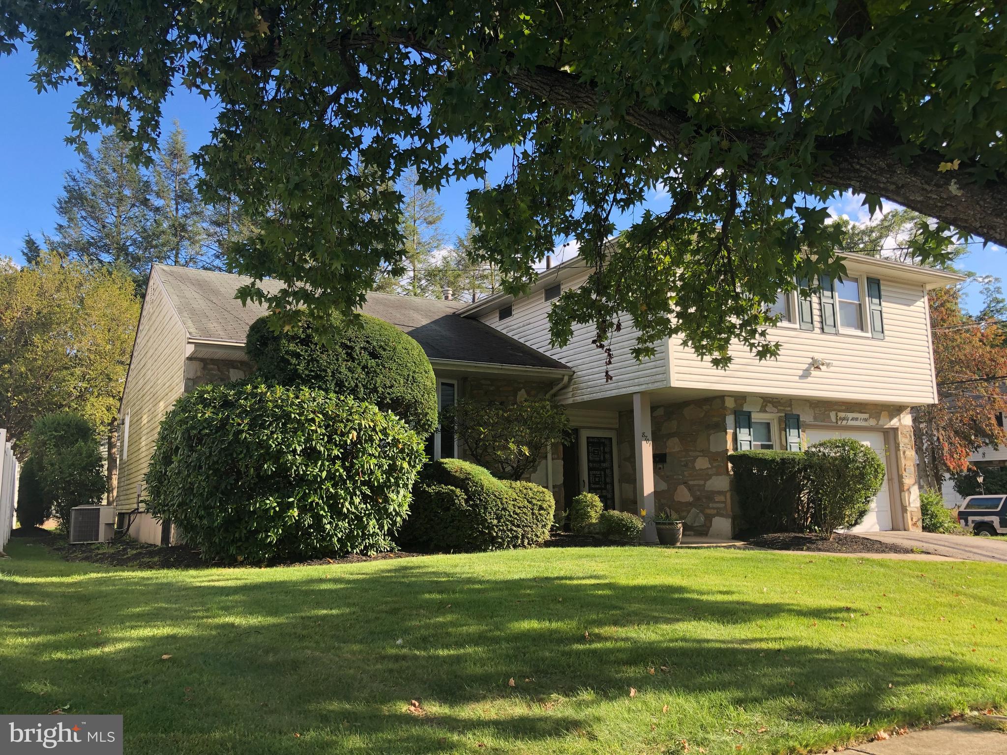 8701 Autumn Road Philadelphia, PA 19115 - Photo 2 of 55 Nicely Landscaped
