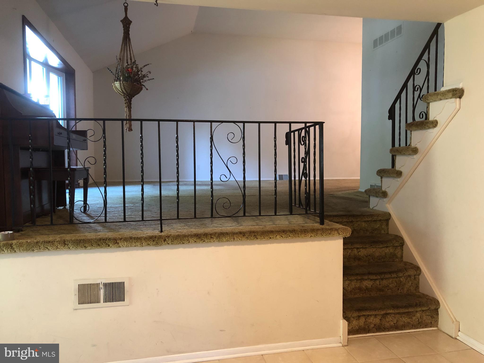 8701 Autumn Road Philadelphia, PA 19115 - Photo 11 of 55 Foyer looking into Living Room