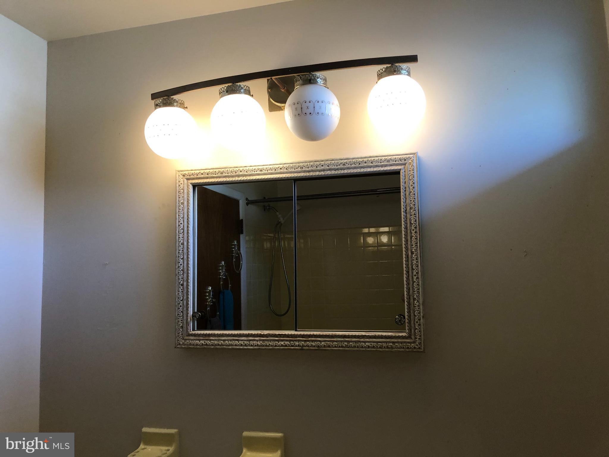 8701 Autumn Road Philadelphia, PA 19115 - Photo 28 of 55 Bath Fixture
