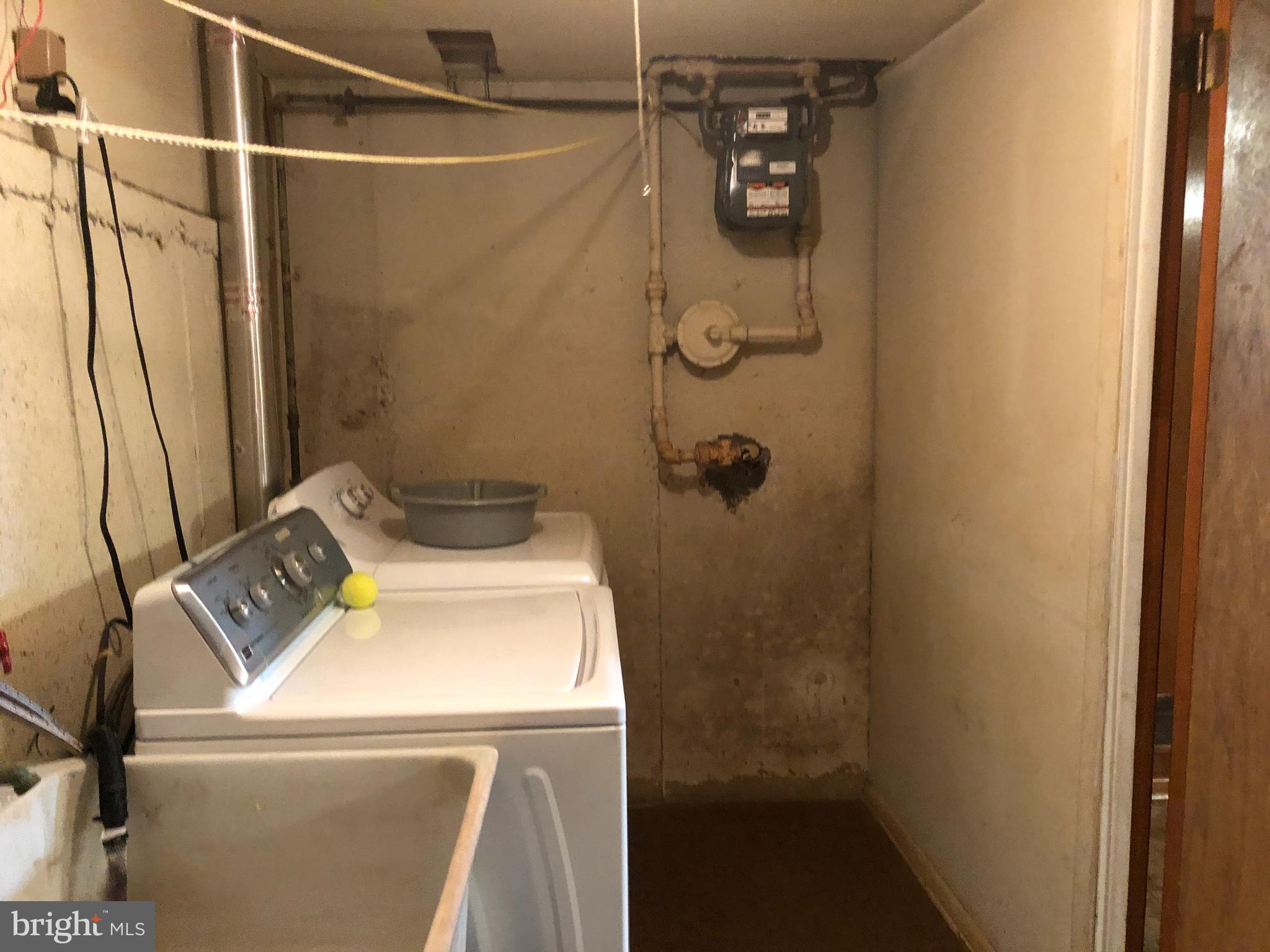 8701 Autumn Road Philadelphia, PA 19115 - Photo 53 of 55 Basement Laundru - Washer & Dryer Stay