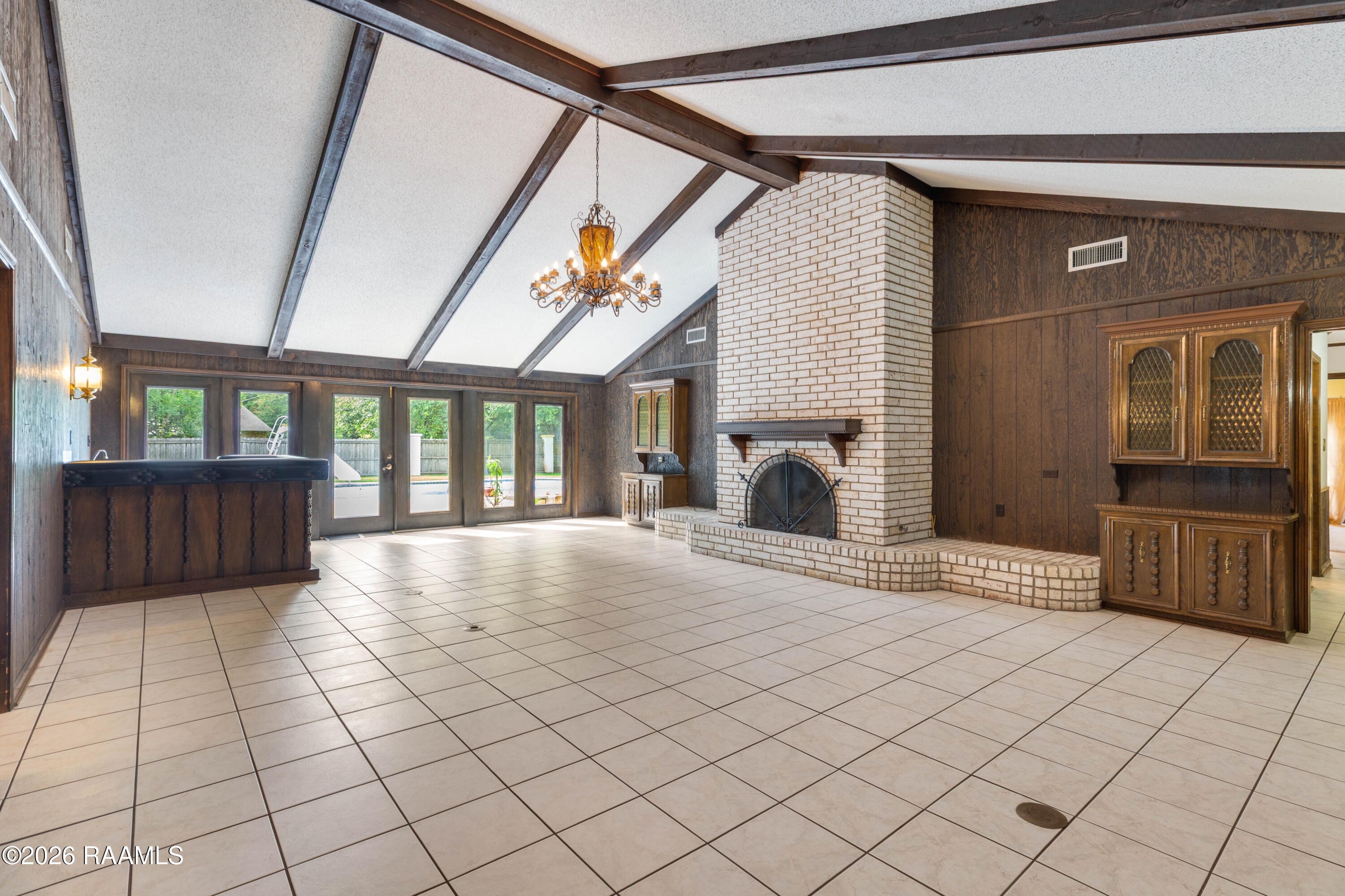 806 Rue Royale New Iberia, LA 70563 - Photo 11 of 38 806 Rue Royale New Iberia-5