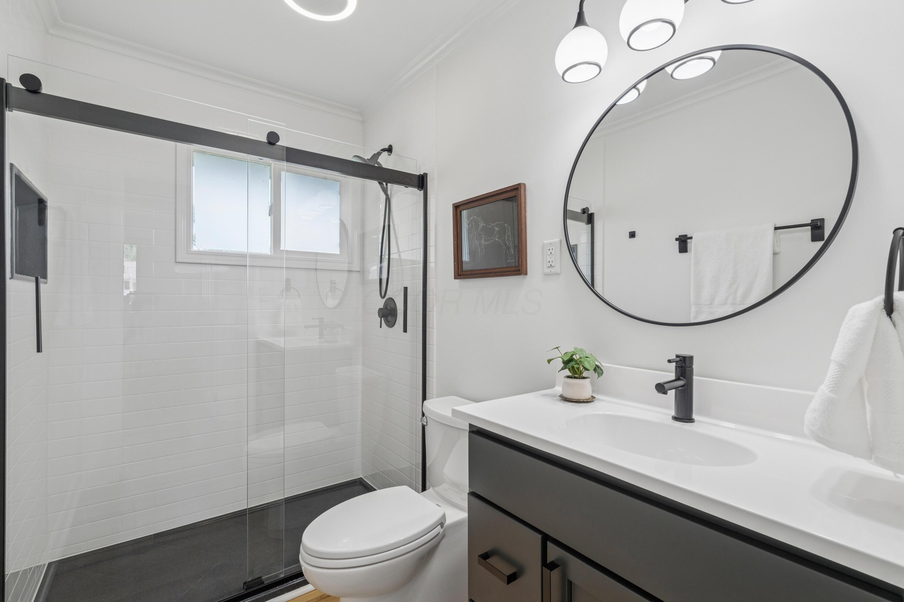 2554 Nottingham Road Columbus, OH 43221 - Photo 27 of 61 Full Bathroom