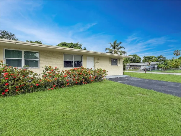 $2,000 | 1725 Northwest 54th Terrace, Unit 1725, Lauderhill, FL 33313
