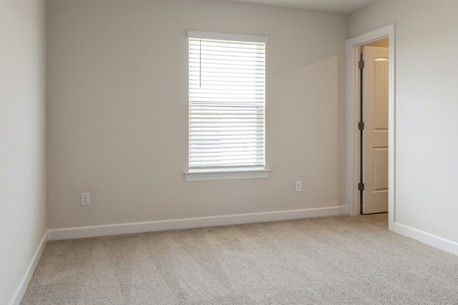 2342 Nabali Way Murfreesboro, TN 37127 - Photo 12 of 24 an empty room with a window
