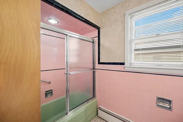 $2,500 | 79 Alvarado Avenue, Unit 2, Worcester, MA 01604