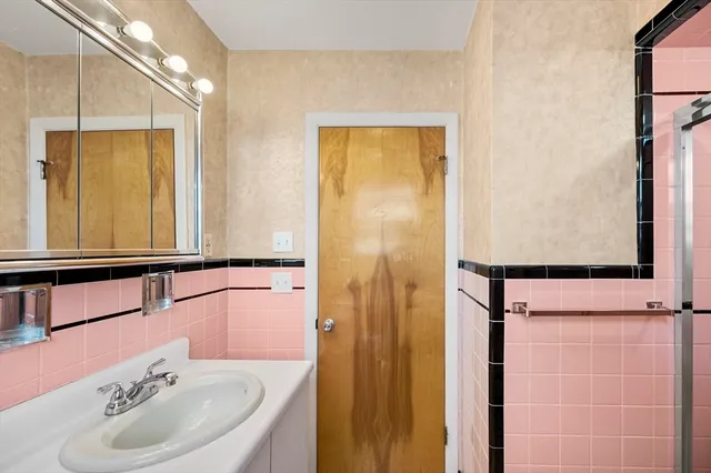 $2,500 | 79 Alvarado Avenue, Unit 2, Worcester, MA 01604