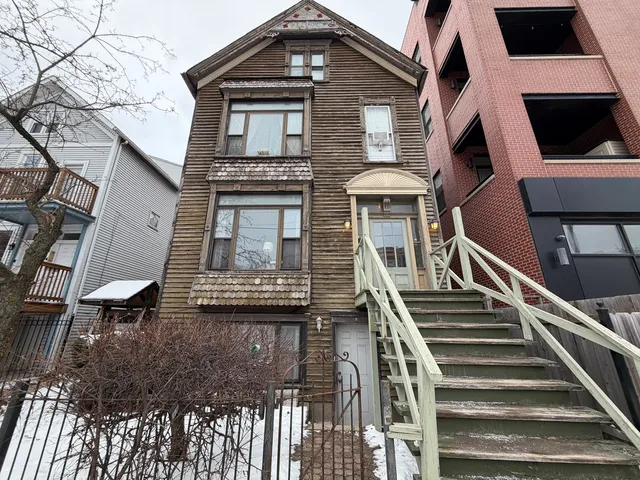 $1,950 | 3146 North Southport Avenue, Unit G, Chicago, IL 60657