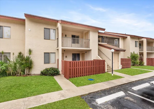 $240,000 | 7951 Southgate Boulevard, Unit F9, North Lauderdale, FL 33068