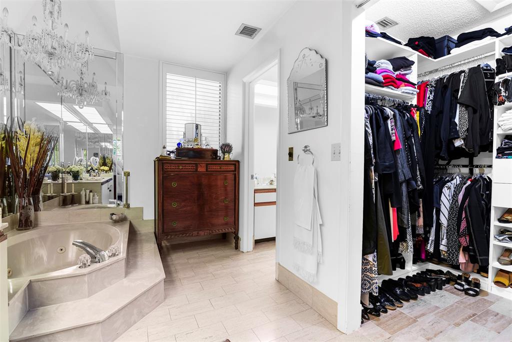 7535 La Paz Boulevard, Unit 301 Boca Raton, FL 33433 - Photo 20 of 42 a view of a walk in closet