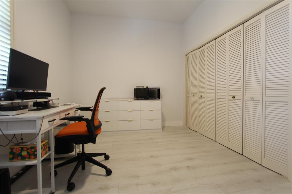 7535 La Paz Boulevard, Unit 301 Boca Raton, FL 33433 - Photo 21 of 42 a view of workspace with livingroom