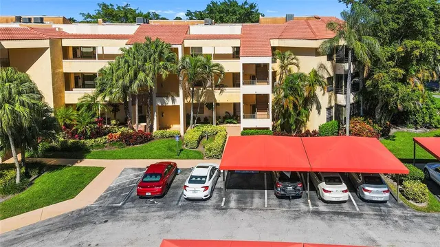 $499,000 | 7535 La Paz Boulevard, Unit 301, Boca Raton, FL 33433
