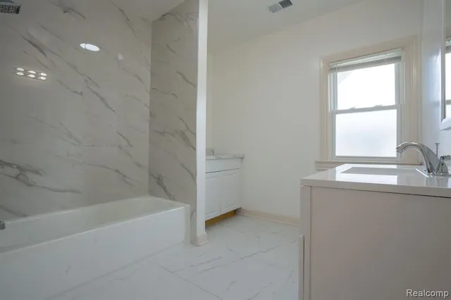 $185,000 | 163 Moss Street, Highland Park, MI 48203