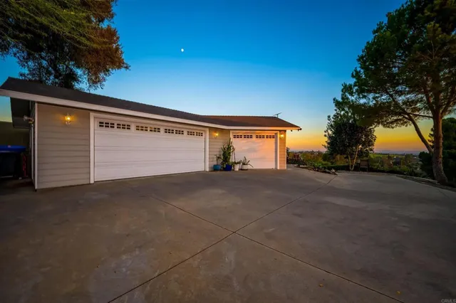 $899,000 | 2469 East Mission Road, Fallbrook, CA 92028