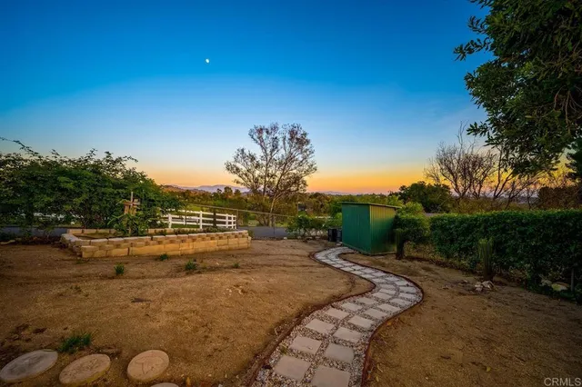 $899,000 | 2469 East Mission Road, Fallbrook, CA 92028
