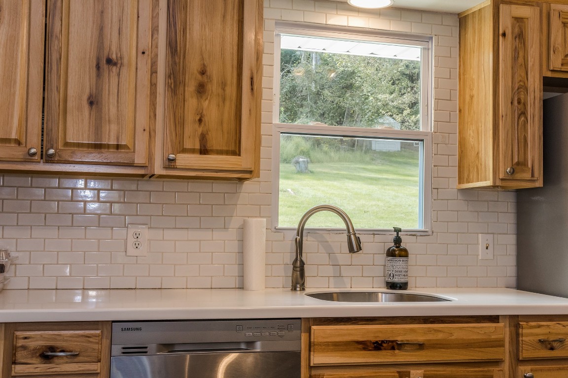 31 Hickory Road Binghamton, NY 13905 - Photo 11 of 28