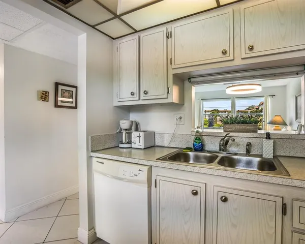 $99,900 | 4705 Northwest 35th Street, Unit 411, Lauderdale Lakes, FL 33319