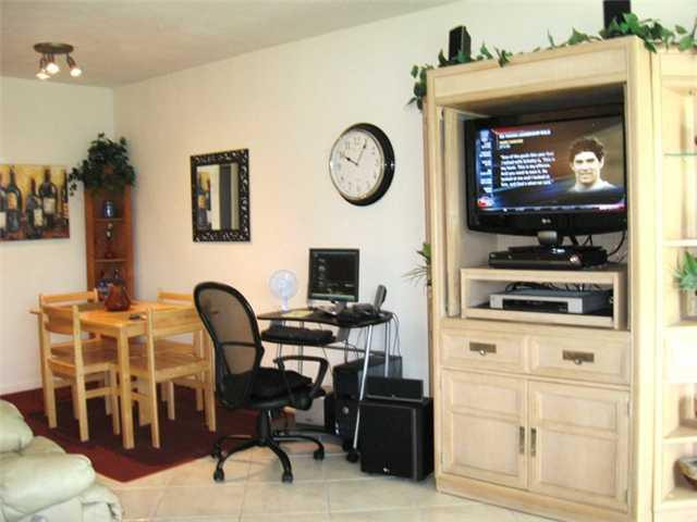 301 East McNab Road, Unit 102 Pompano Beach, FL 33060 - Photo 3 of 9 Den/Family/Great Room