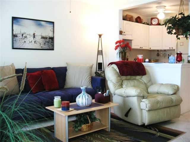 301 East McNab Road, Unit 102 Pompano Beach, FL 33060 - Photo 4 of 9 Den/Family/Great Room