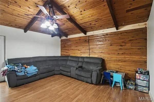 $198,500 | 1742 East Forest Lane, Owensville, MO 65066