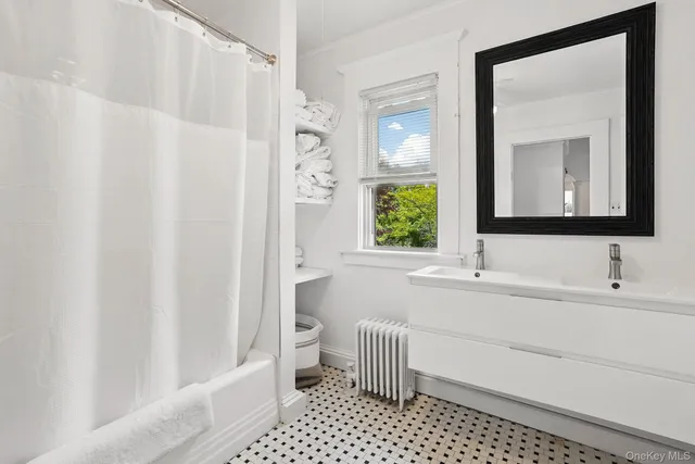 $7,500 | 134 Old Mamaroneck Road, White Plains, NY 10605