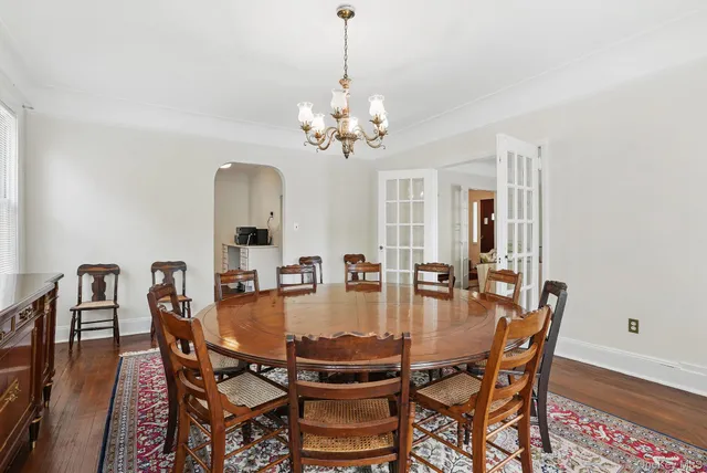 $7,500 | 134 Old Mamaroneck Road, White Plains, NY 10605