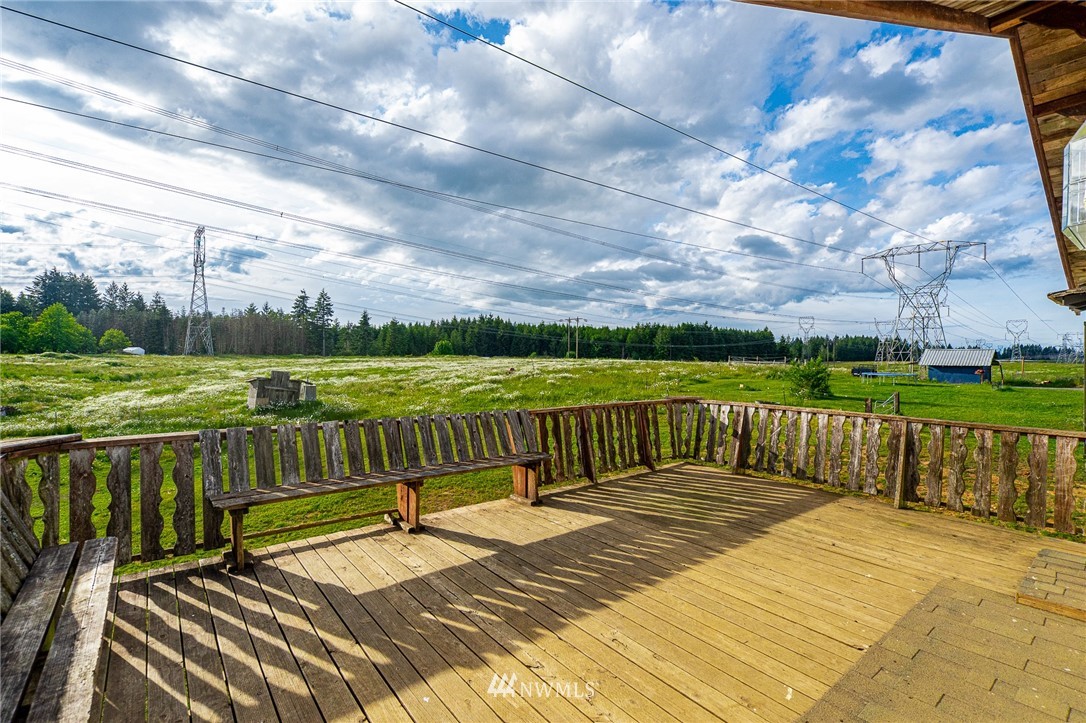 202 Holcomb Road Chehalis, WA 98532 - Photo 3 of 20 a view of a wooden deck
