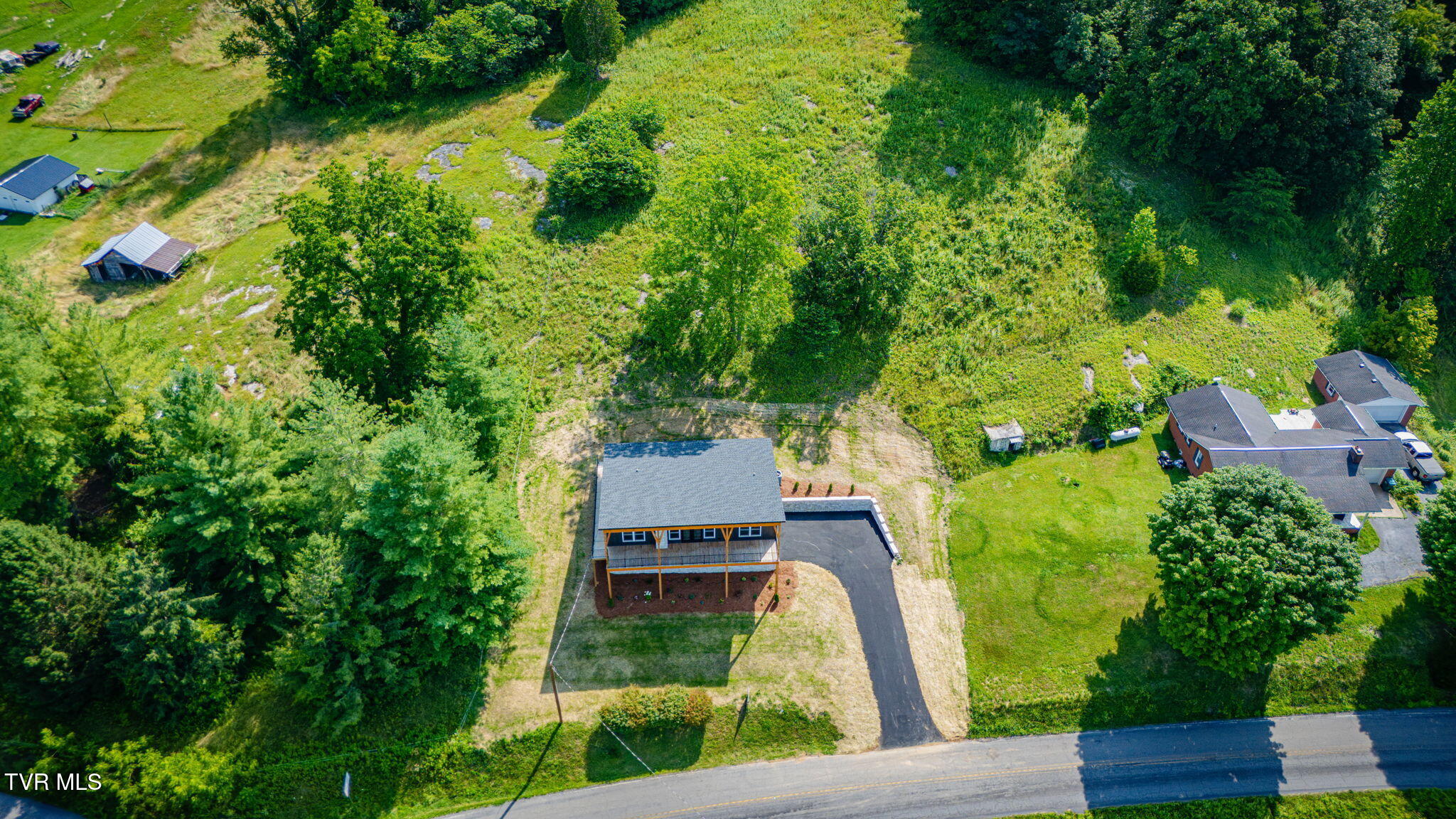 1385 Gap Creek Road Elizabethton, TN 37643 - Photo 35 of 40 104
