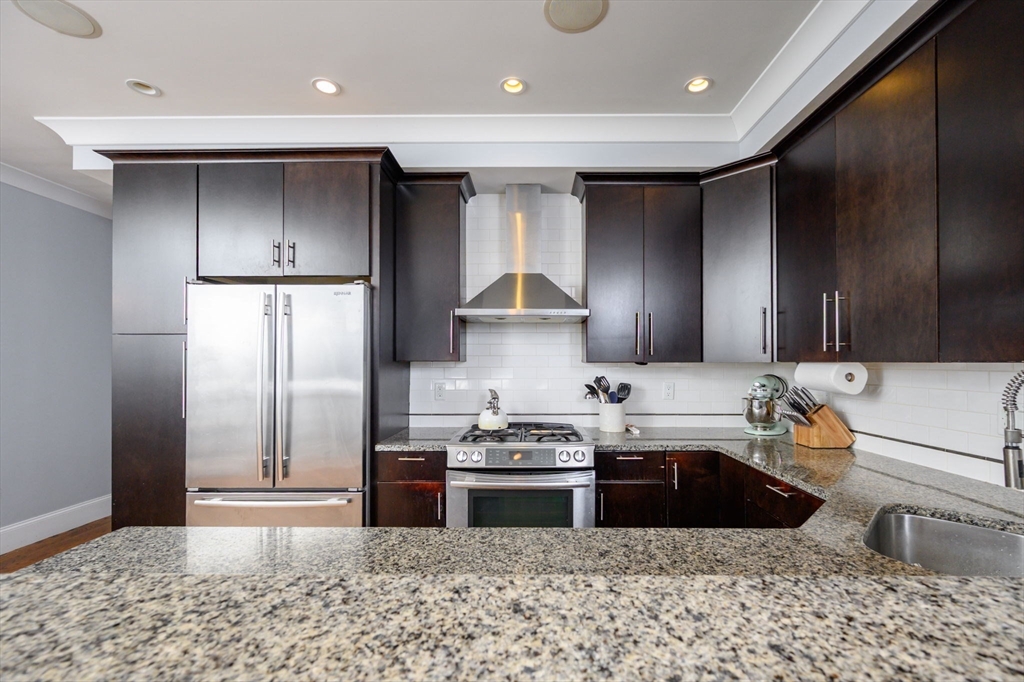 39 Coffey Street, Unit 2 Boston, MA 02122 - Photo 3 of 28