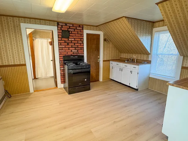 $1,700 | 334 Elm Street, Unit 2, Keene, NH 03431