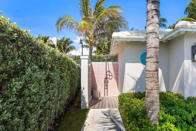 $97,500,000 | 880 South Ocean Boulevard, Palm Beach, FL 33480